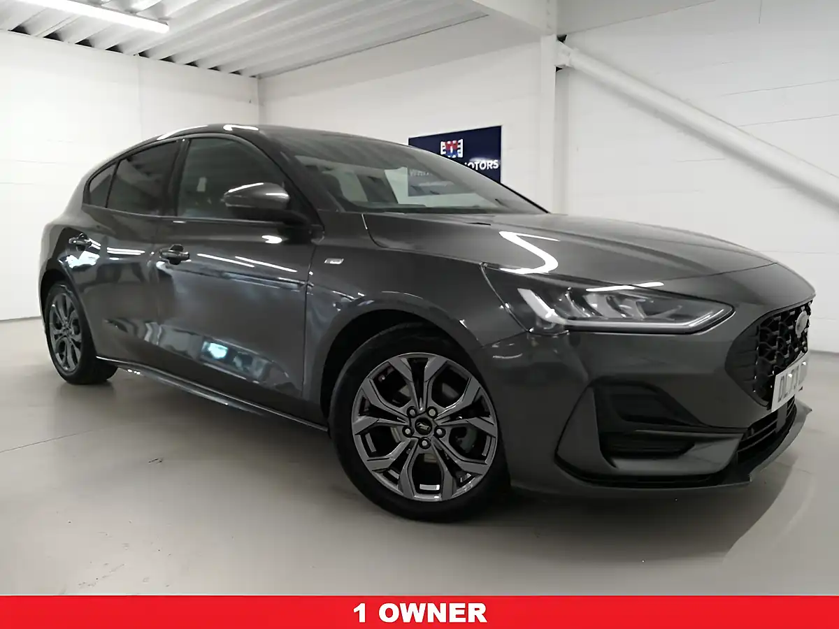 Used 2024 Ford Focus ST-Line Grey - Front View