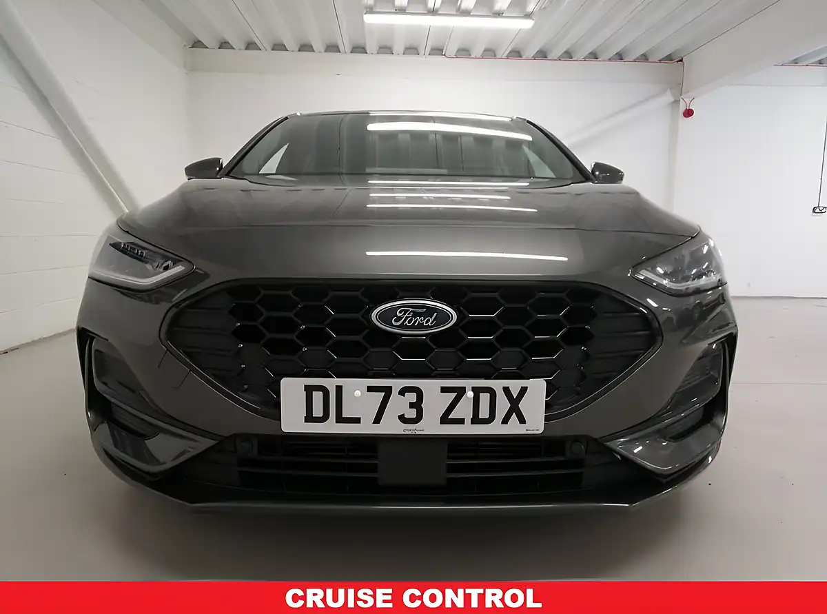 Used 2024 Ford Focus ST-Line Grey - Interior and Exterior details 4