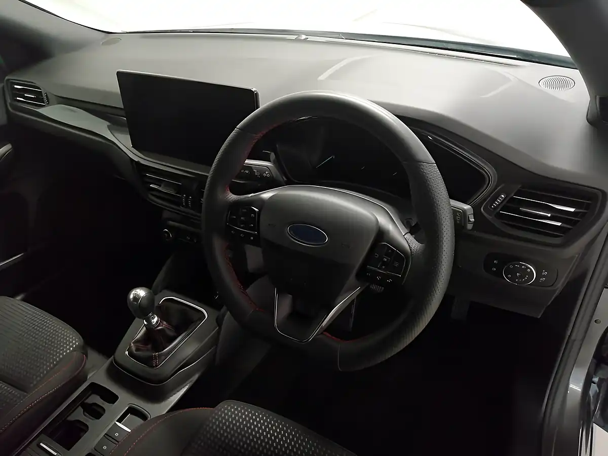 Used 2024 Ford Focus ST-Line Grey - Interior and Exterior details 6