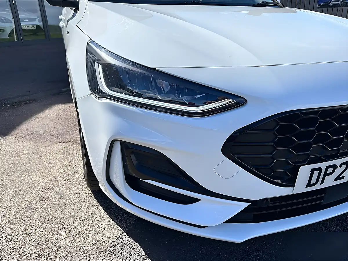 Used 2024 Ford Focus ST-Line White - Interior and Exterior details 11