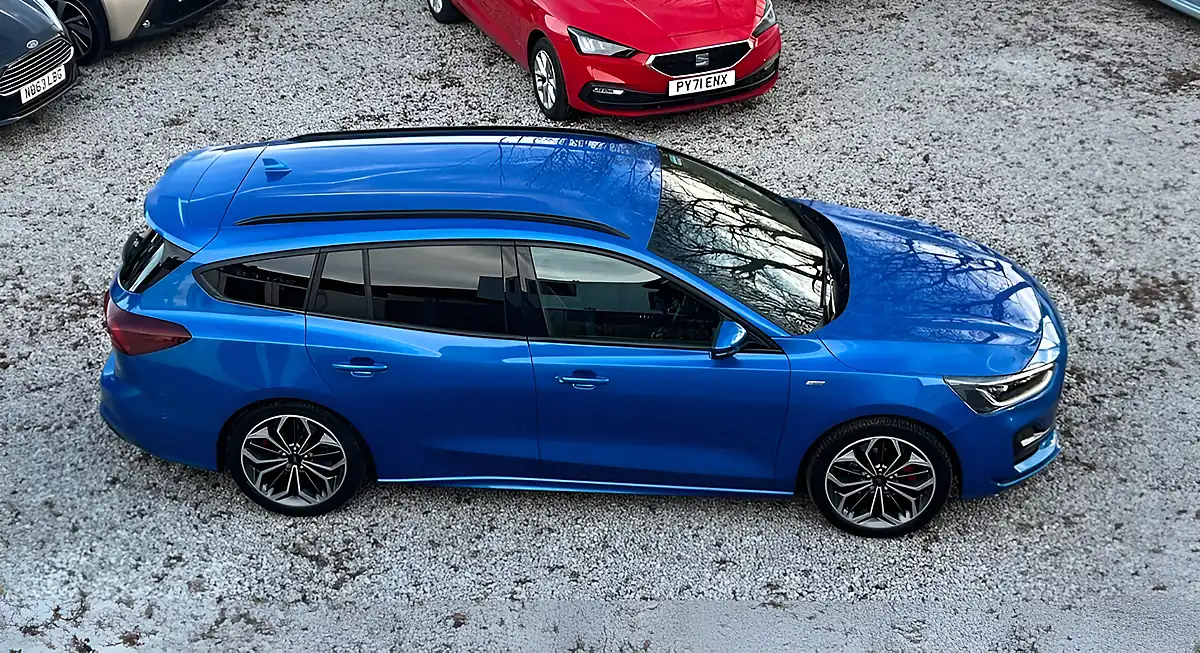 Used 2024 Ford Focus ST-Line X Blue - Interior and Exterior details 2