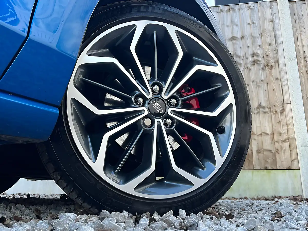 Used 2024 Ford Focus ST-Line X Blue - Interior and Exterior details 5