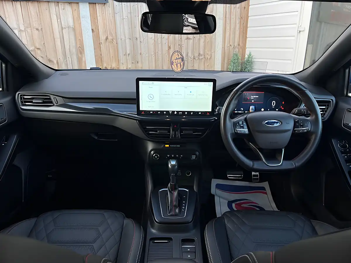 Used 2024 Ford Focus ST-Line X Blue - Interior and Exterior details 6