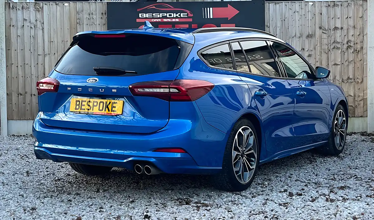 Used 2024 Ford Focus ST-Line X Blue - Interior and Exterior details 8