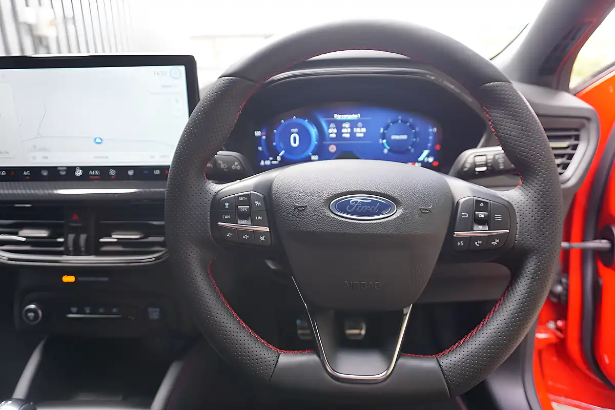 Used 2024 Ford Focus ST-Line X Red - Interior and Exterior details 13