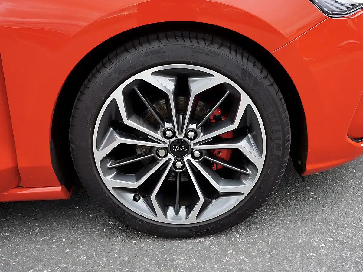 Used 2024 Ford Focus ST-Line X Red - Interior and Exterior details 18