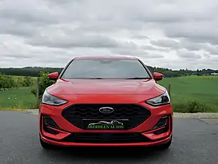 Used 2024 Ford Focus ST-Line X Red - Interior and Exterior details 2