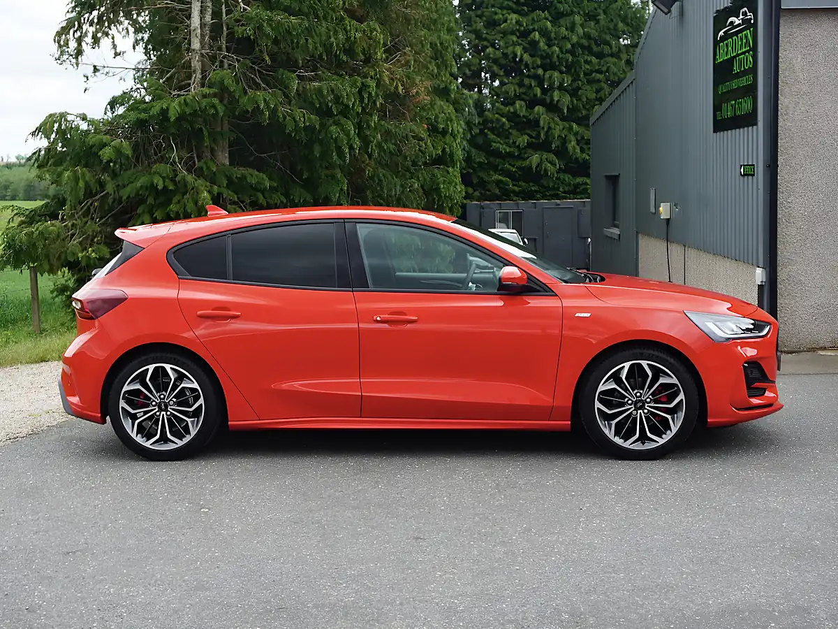 Used 2024 Ford Focus ST-Line X Red - Interior and Exterior details 5