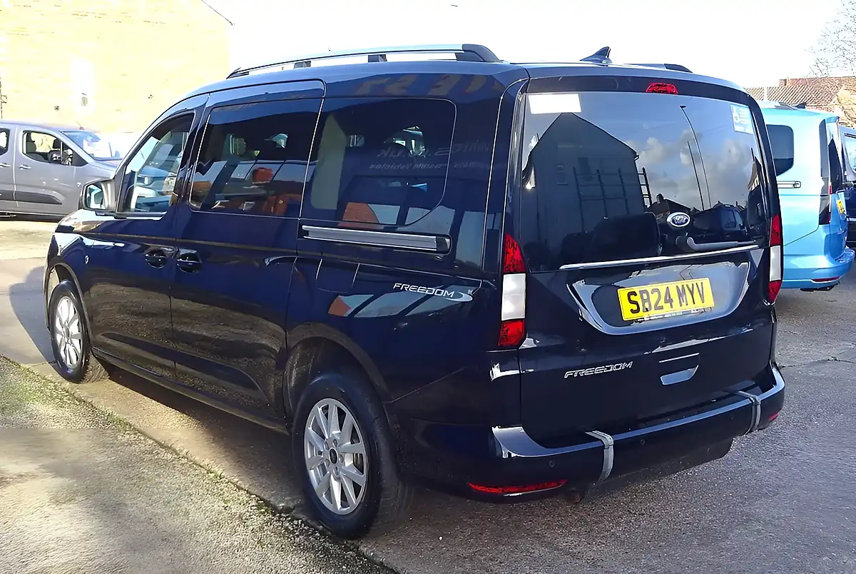 Used 2024 Ford Grand Tourneo Connect Titanium Black - Interior and Exterior details 6