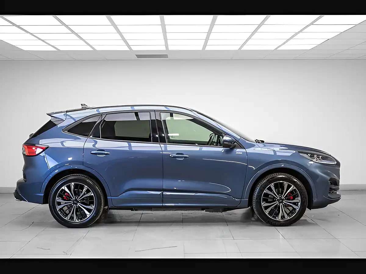 Used 2024 Ford Kuga ST-Line X Edition Blue - Interior and Exterior details 3
