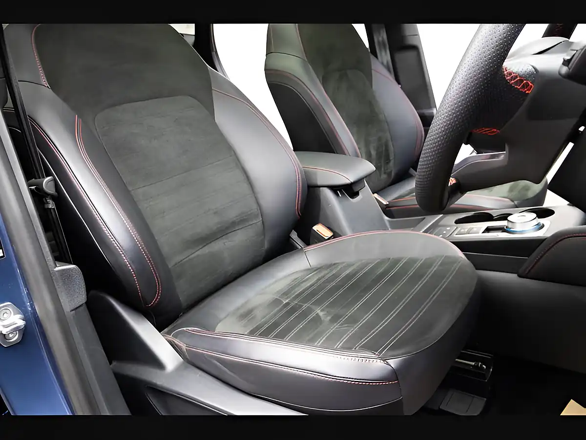 Used 2024 Ford Kuga ST-Line X Edition Blue - Interior and Exterior details 8