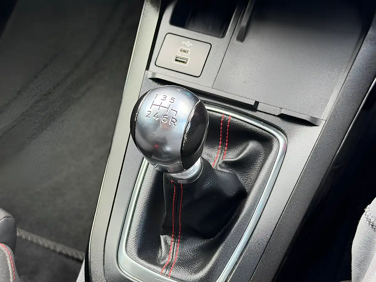 Used 2024 Ford Puma ST-Line Black - Interior and Exterior details 12