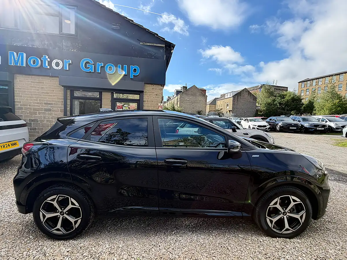 Used 2024 Ford Puma ST-Line Black - Interior and Exterior details 4