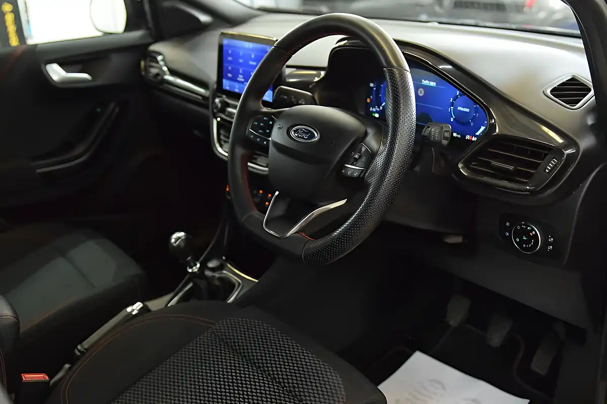 Used 2024 Ford Puma ST-Line Black - Interior and Exterior details 11