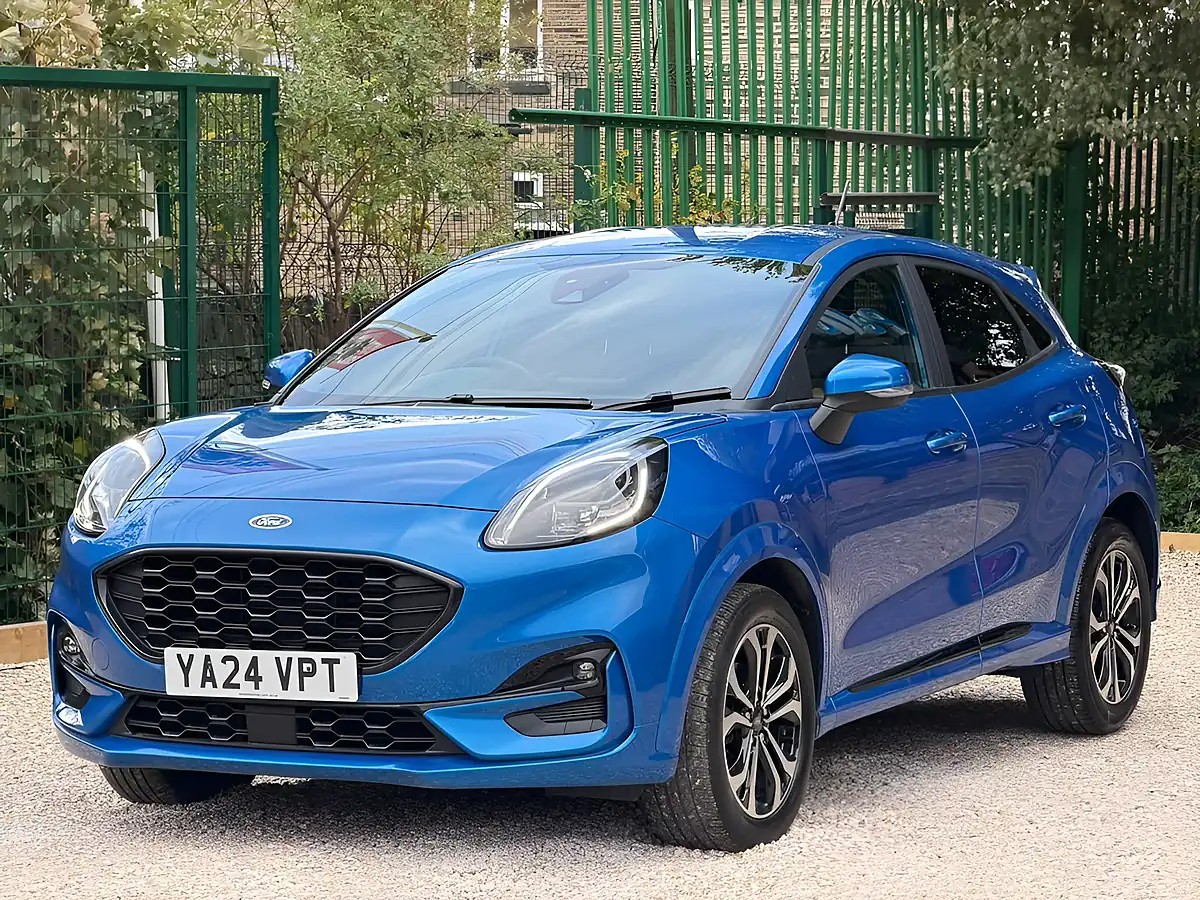 Used 2024 Ford Puma ST-Line Blue - Interior and Exterior details 17