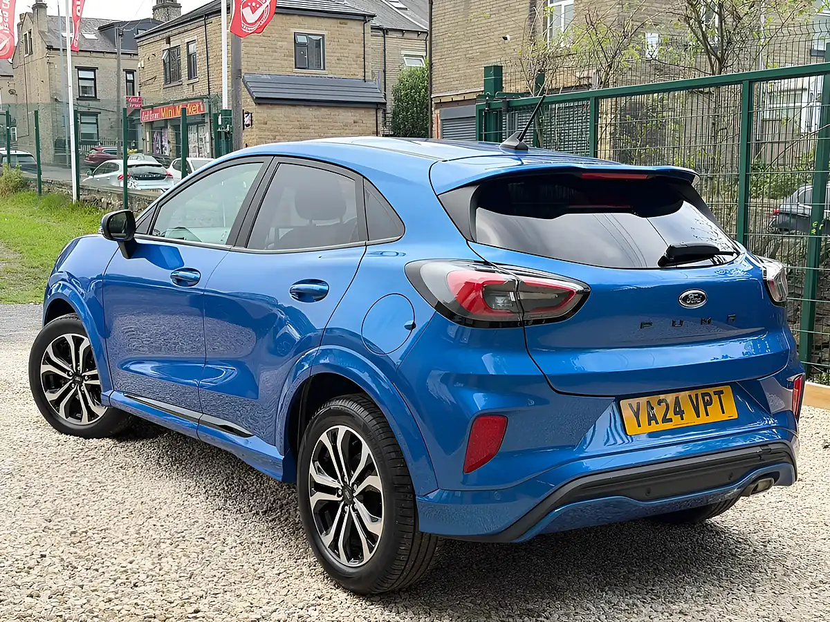 Used 2024 Ford Puma ST-Line Blue - Interior and Exterior details 5
