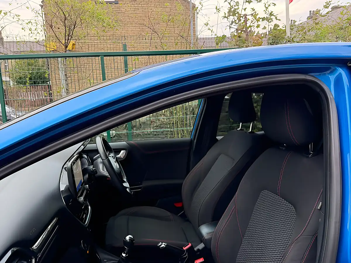 Used 2024 Ford Puma ST-Line Blue - Interior and Exterior details 9
