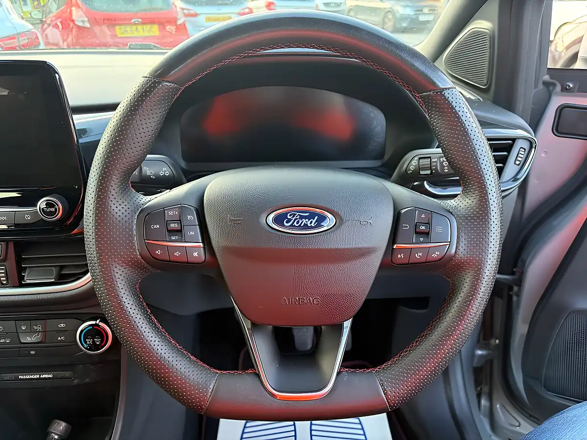 Used 2024 Ford Puma ST-Line Silver - Interior and Exterior details 12