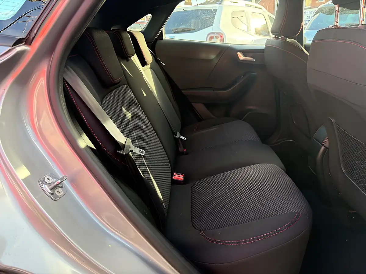 Used 2024 Ford Puma ST-Line Silver - Interior and Exterior details 16