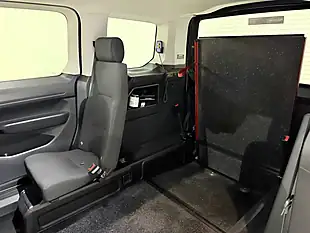 Used 2024 Ford Tourneo Connect Titanium Midnight Blue - Interior and Exterior details 17