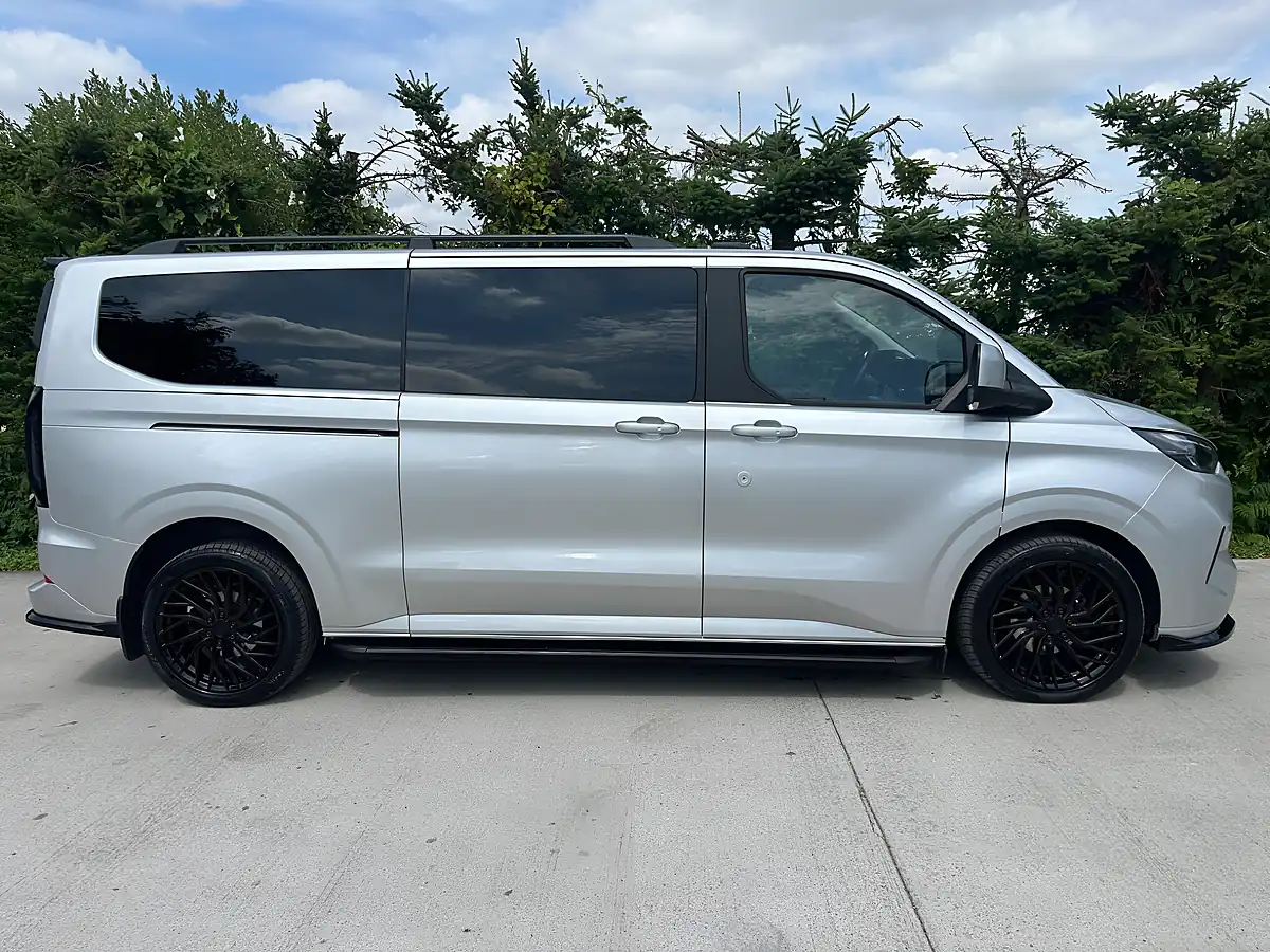 Used 2024 Ford Tourneo Custom - Interior and Exterior details 8