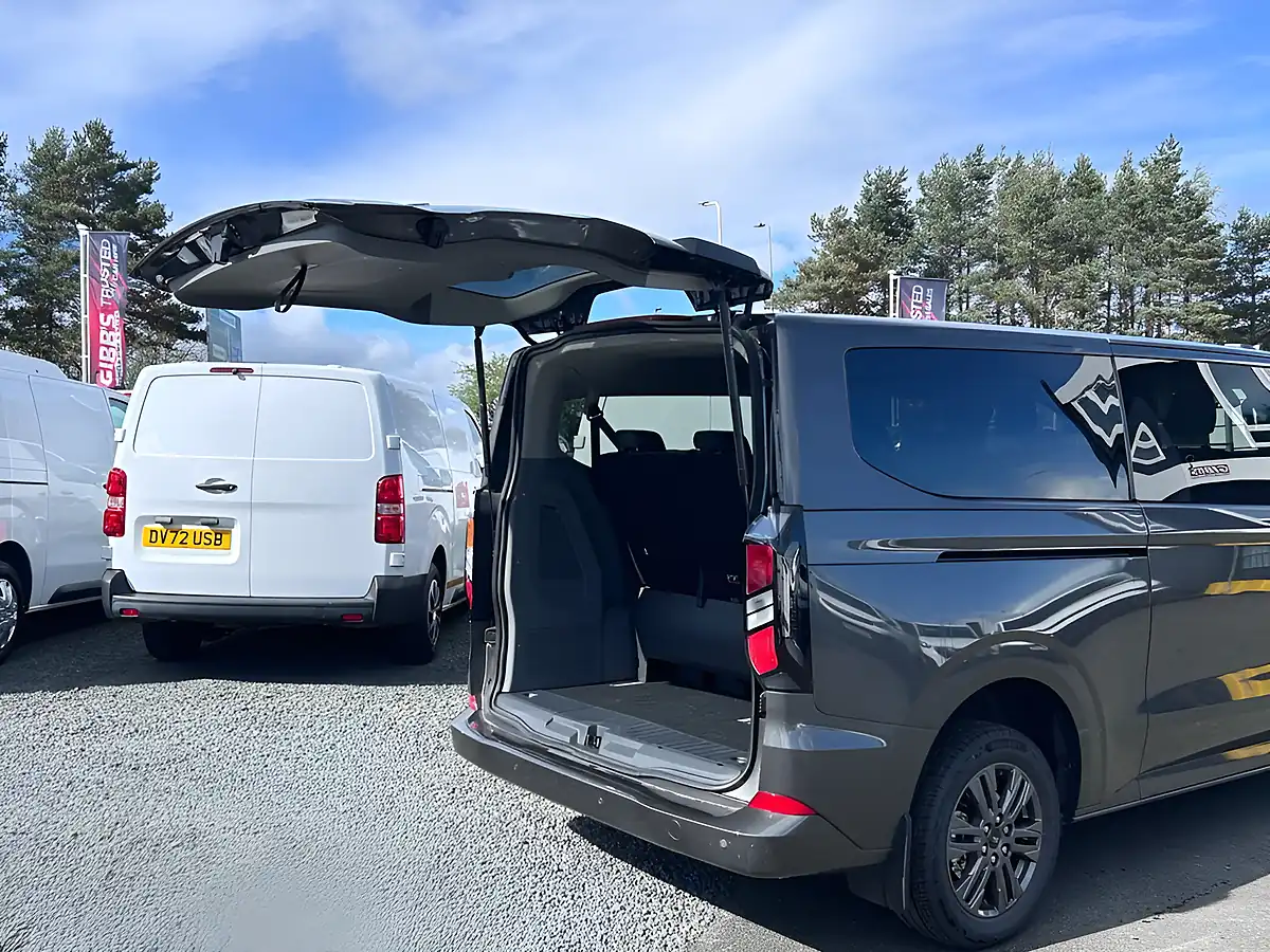 Used 2024 Ford Tourneo Custom Titanium Minibus Double Cab Grey - Interior and Exterior details 16