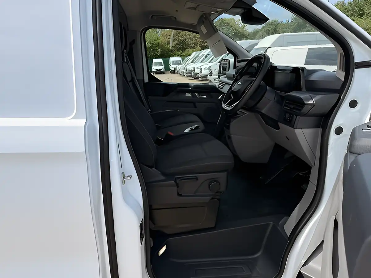 Used 2024 Ford Transit 280 Custom Limited White - Interior and Exterior details 16