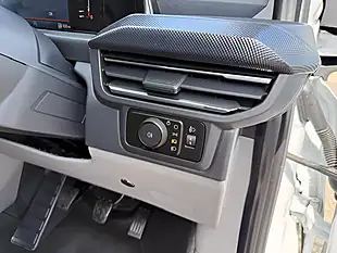 Used 2024 Ford Transit 280 Custom Limited White - Interior and Exterior details 20