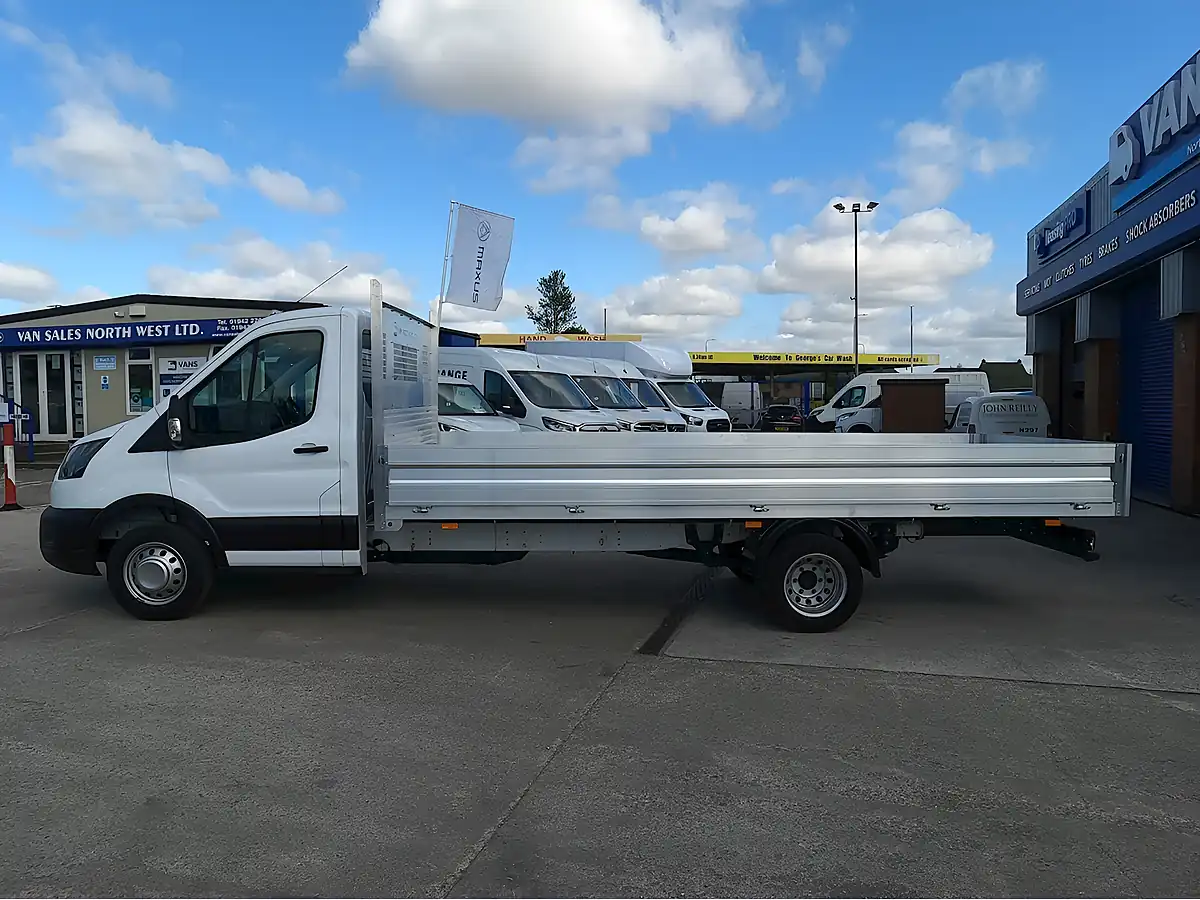 Used 2024 Ford Transit 350 L5 C/C Dropside - Interior and Exterior details 4