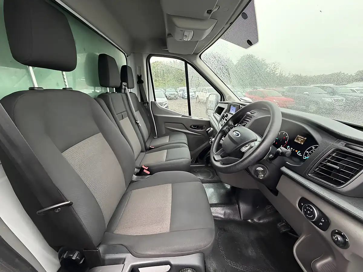 Used 2024 Ford Transit 350 Leader Luton White - Interior and Exterior details 9