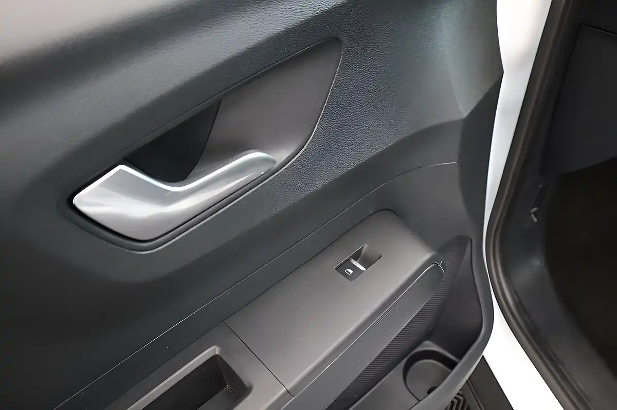 Used 2024 Ford Transit Courier Active White - Interior and Exterior details 14