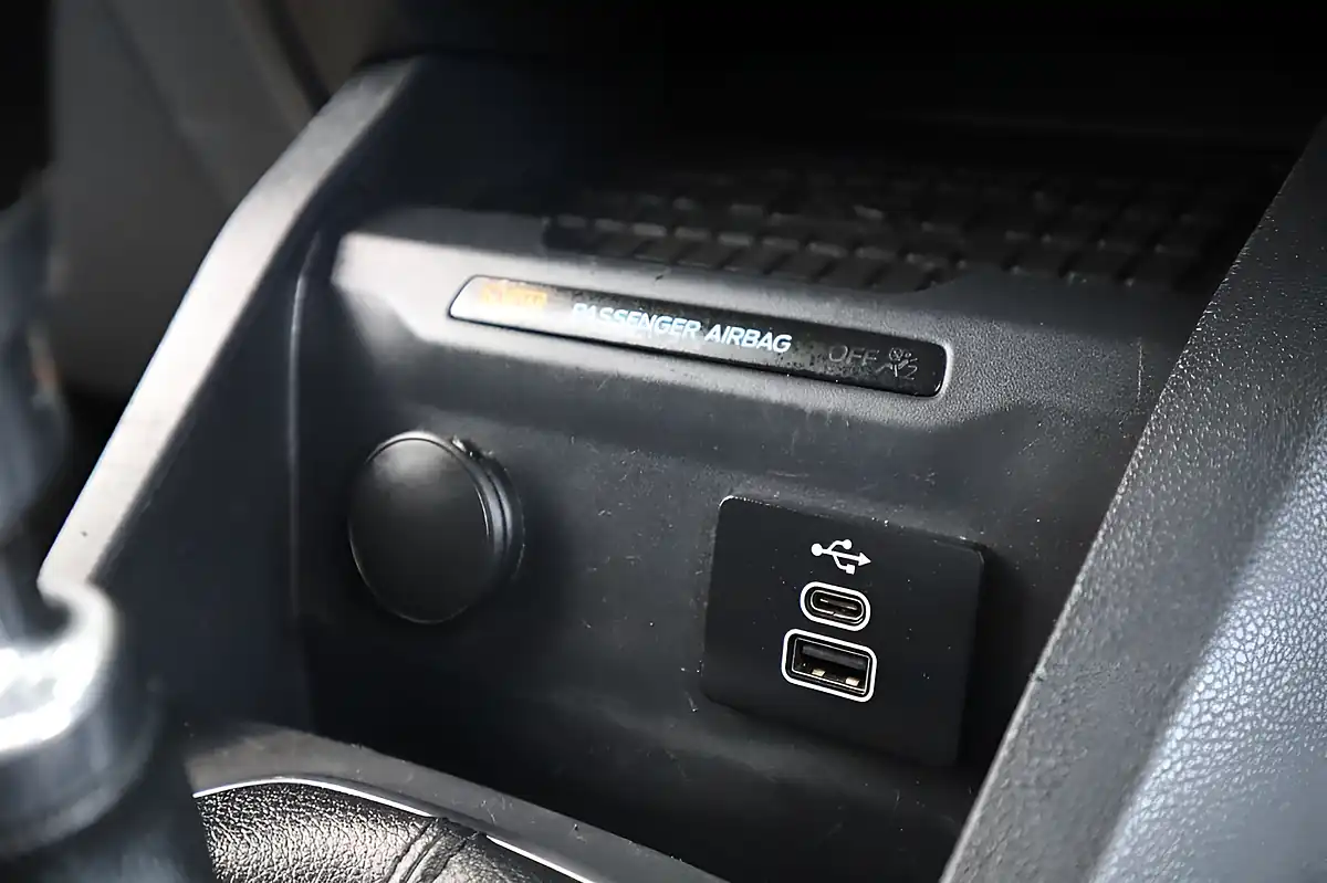 Used 2024 Ford Transit Courier Active White - Interior and Exterior details 18