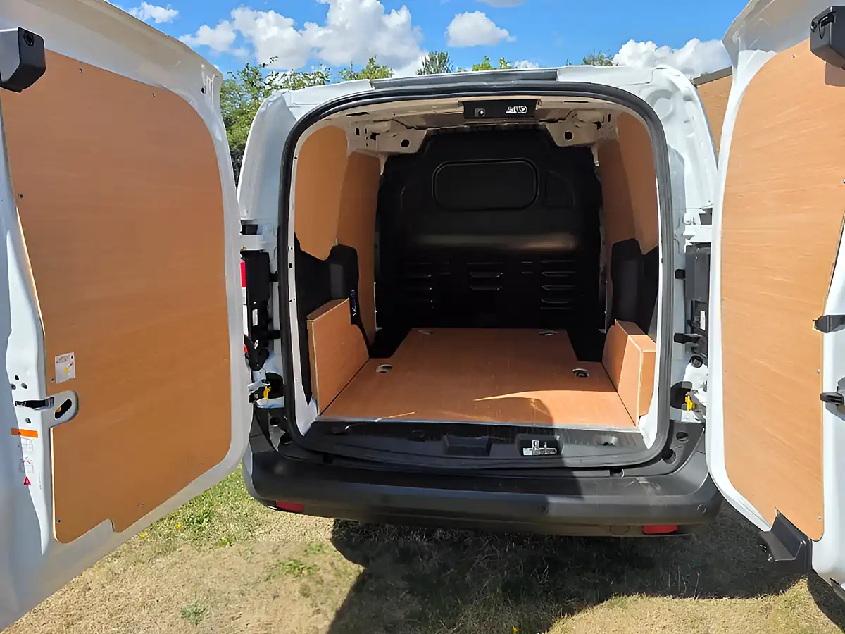 Used 2024 Ford Transit Courier Panel Van White - Interior and Exterior details 9