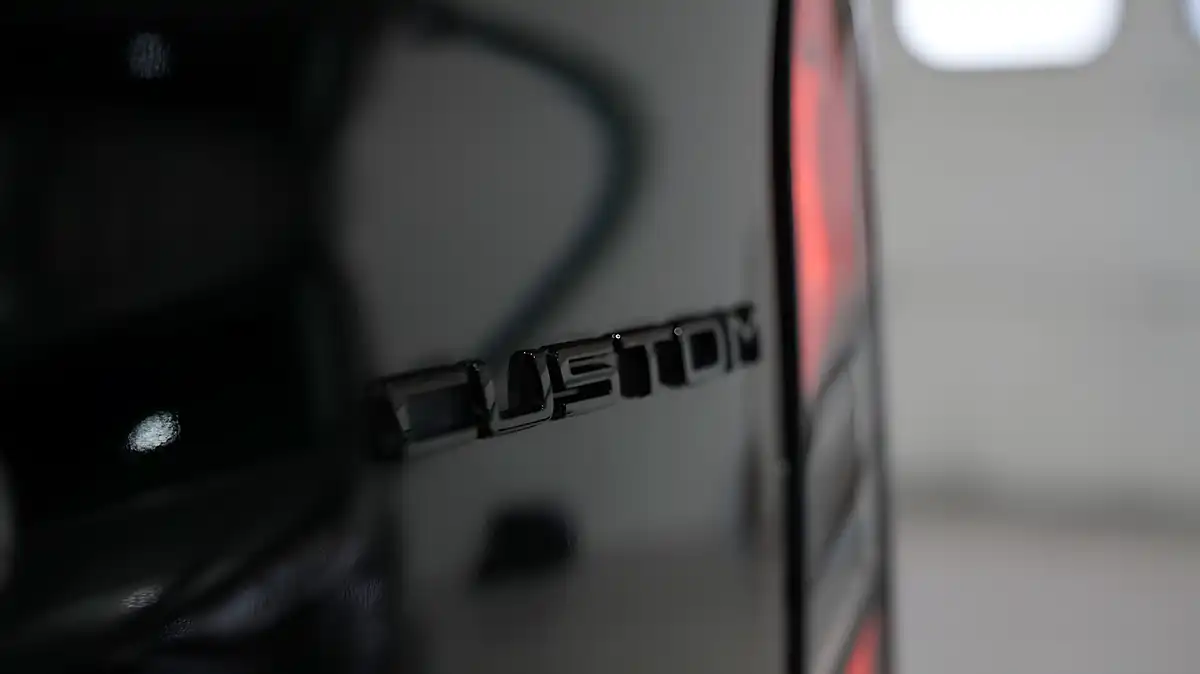Used 2024 Ford Transit Custom 280 Limited Agate Black (metallic Colour) - Interior and Exterior details 8