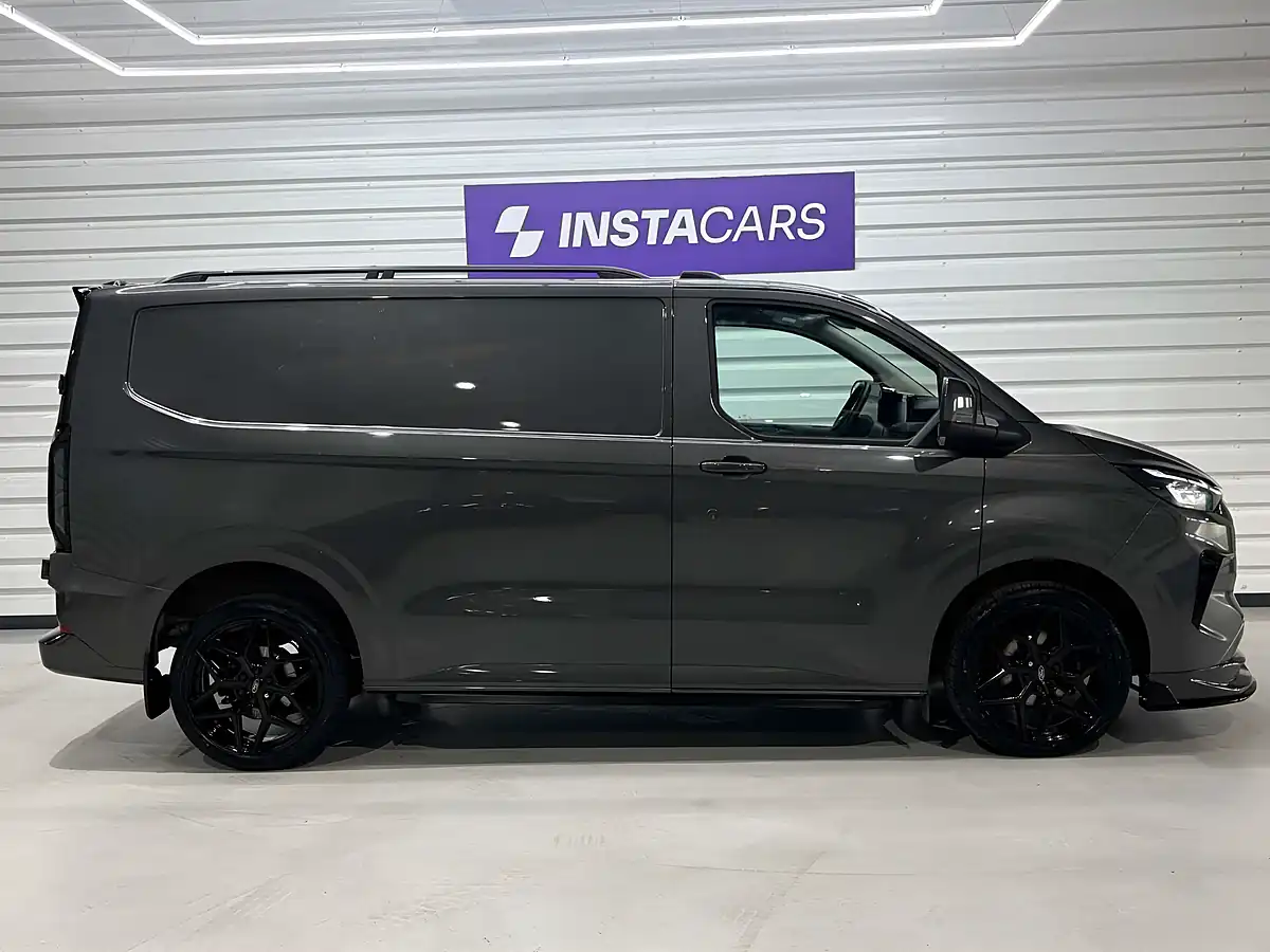 Used 2024 Ford Transit Custom 300 Limited Magnetic - Interior and Exterior details 14