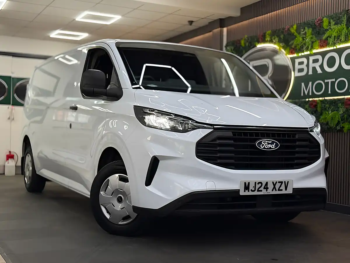 Used 2024 Ford Transit Custom 300 Trend L2H1 P/V White - Front View