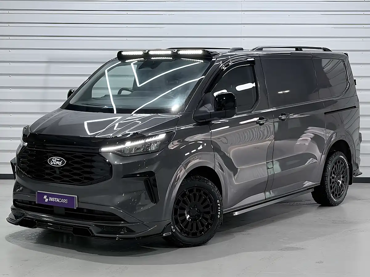 Used 2024 Ford Transit Custom 320 Limited Magnetic - Front View