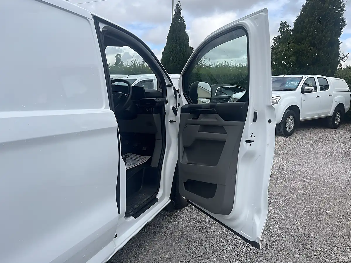 Used 2024 Ford Transit Custom Leader Van White - Interior and Exterior details 16