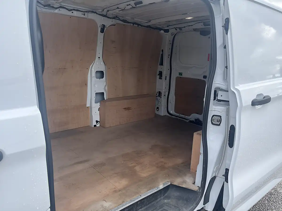 Used 2024 Ford Transit Custom Leader Van White - Interior and Exterior details 17