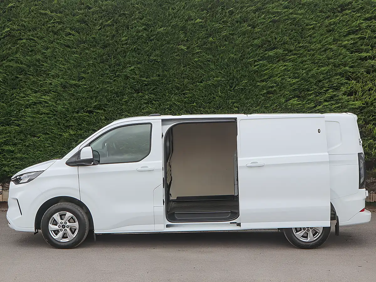 Used 2024 Ford Transit Custom Limited Frozen White - Interior and Exterior details 12