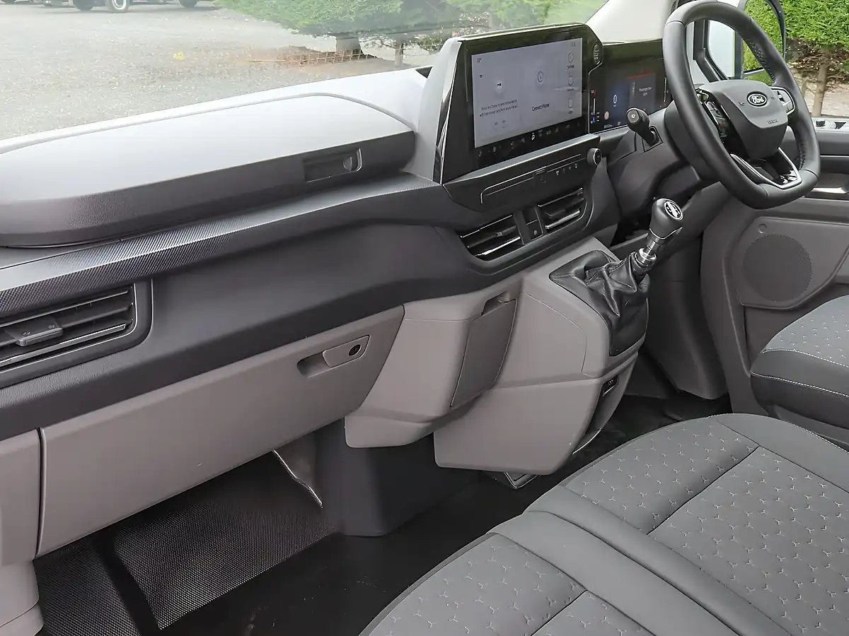 Used 2024 Ford Transit Custom Limited Frozen White - Interior and Exterior details 14
