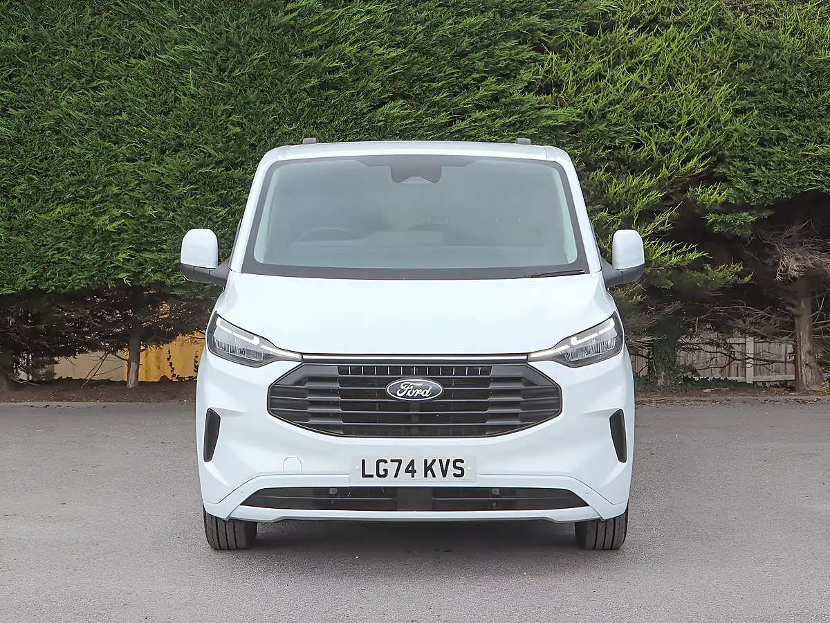 Used 2024 Ford Transit Custom Limited Frozen White - Interior and Exterior details 3