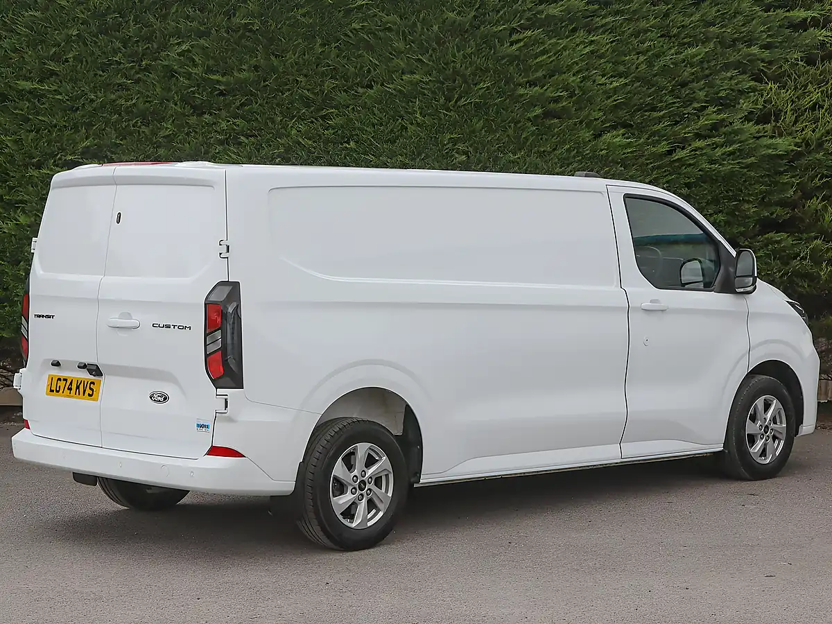 Used 2024 Ford Transit Custom Limited Frozen White - Interior and Exterior details 7