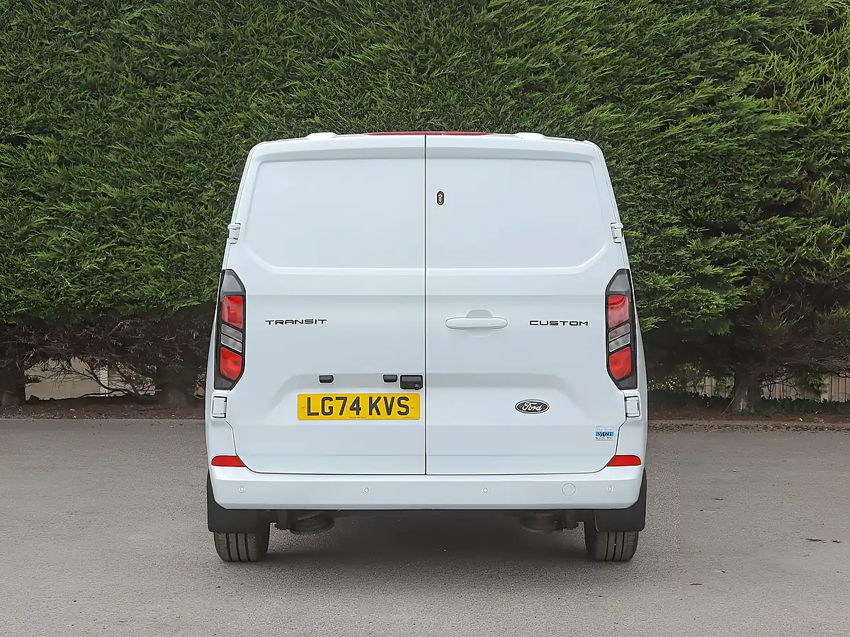 Used 2024 Ford Transit Custom Limited Frozen White - Interior and Exterior details 8