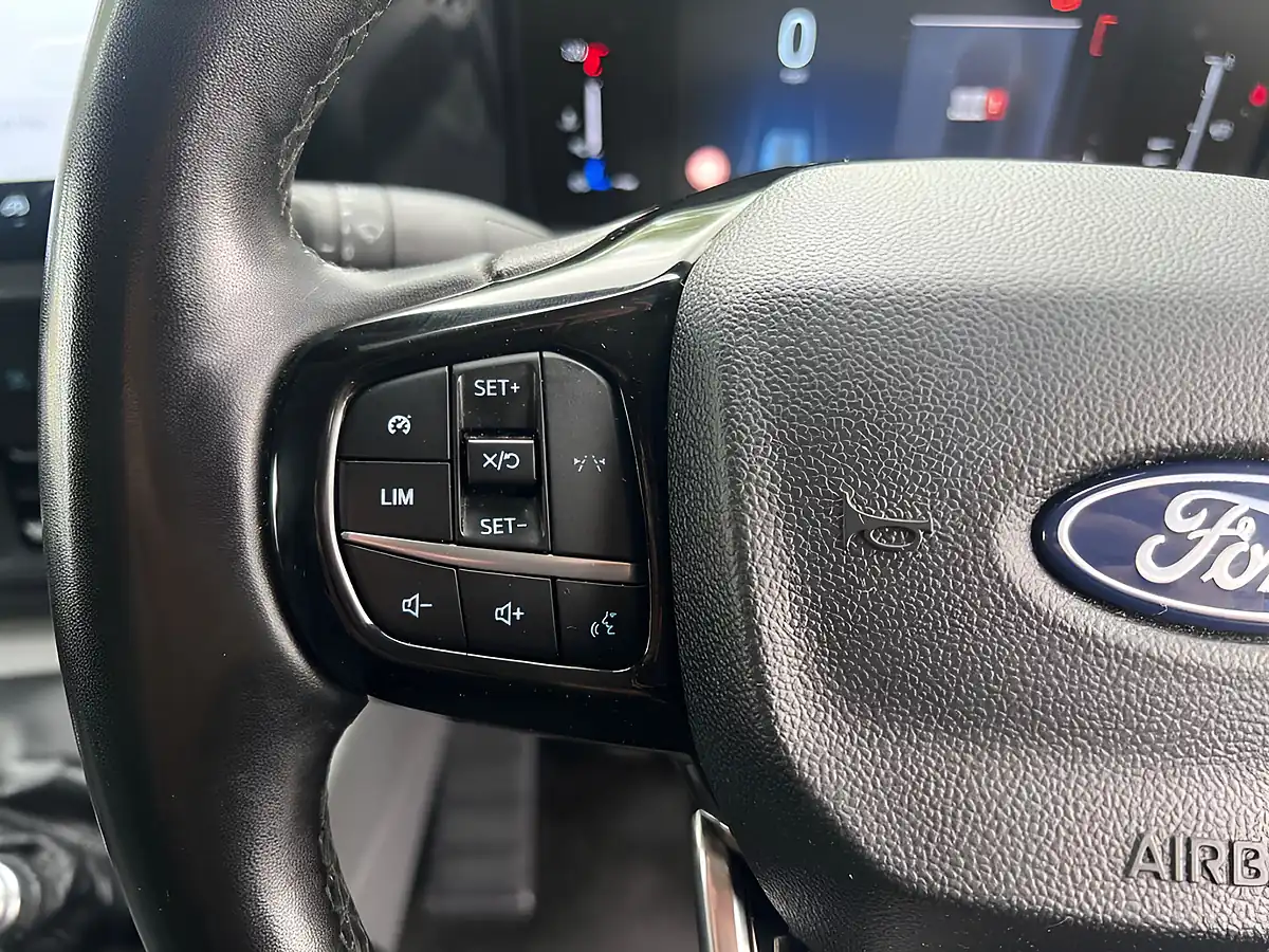 Used 2024 Ford Transit Custom Limited Frozen White - Interior and Exterior details 16