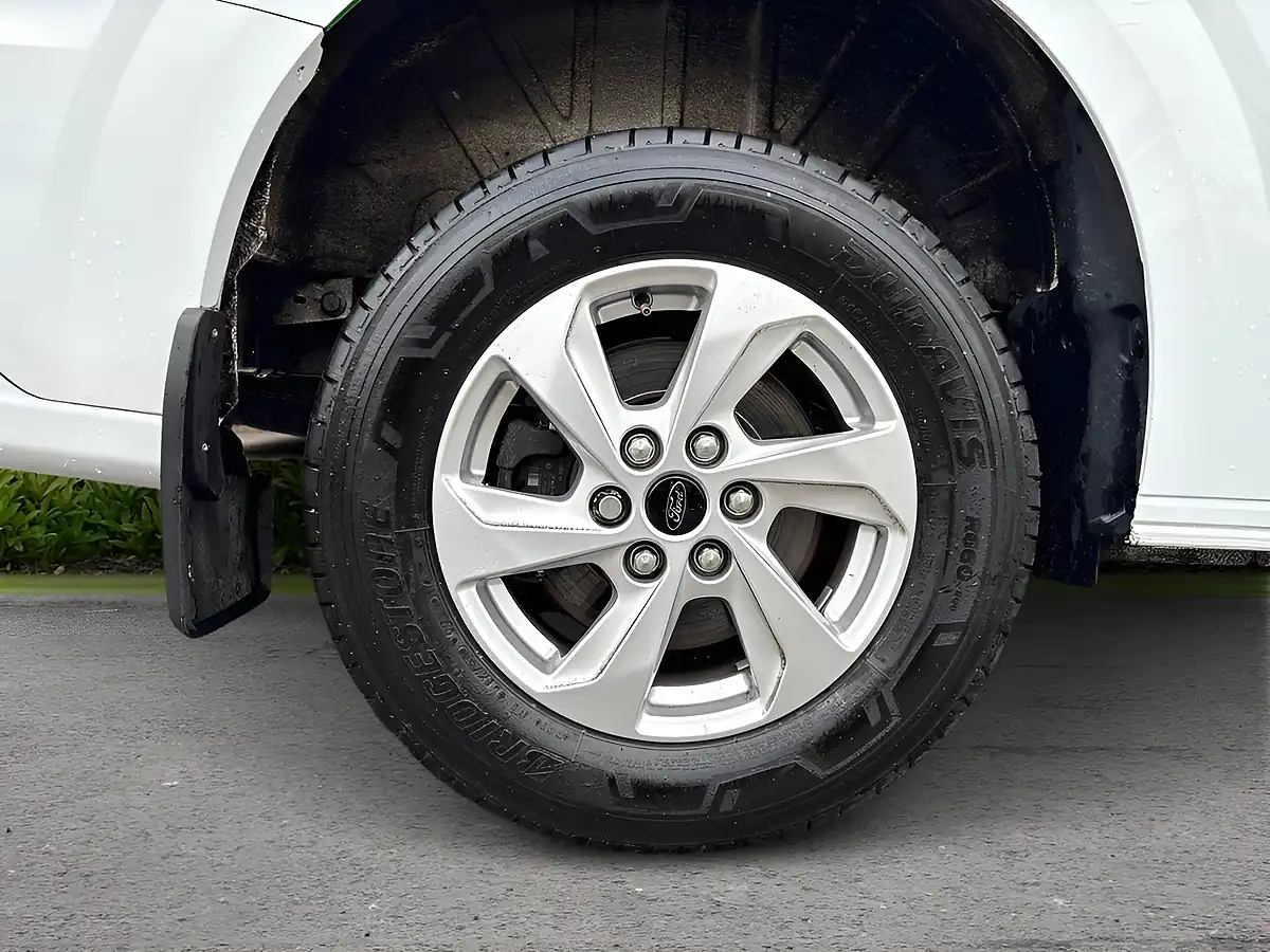 Used 2024 Ford Transit Custom Limited Frozen White - Interior and Exterior details 10