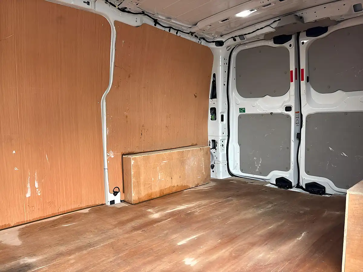Used 2024 Ford Transit Custom Limited Frozen White - Interior and Exterior details 15