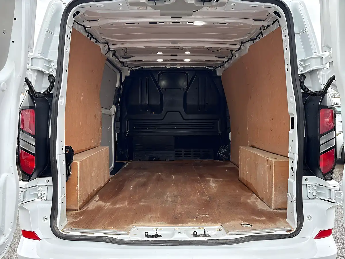 Used 2024 Ford Transit Custom Limited Frozen White - Interior and Exterior details 18