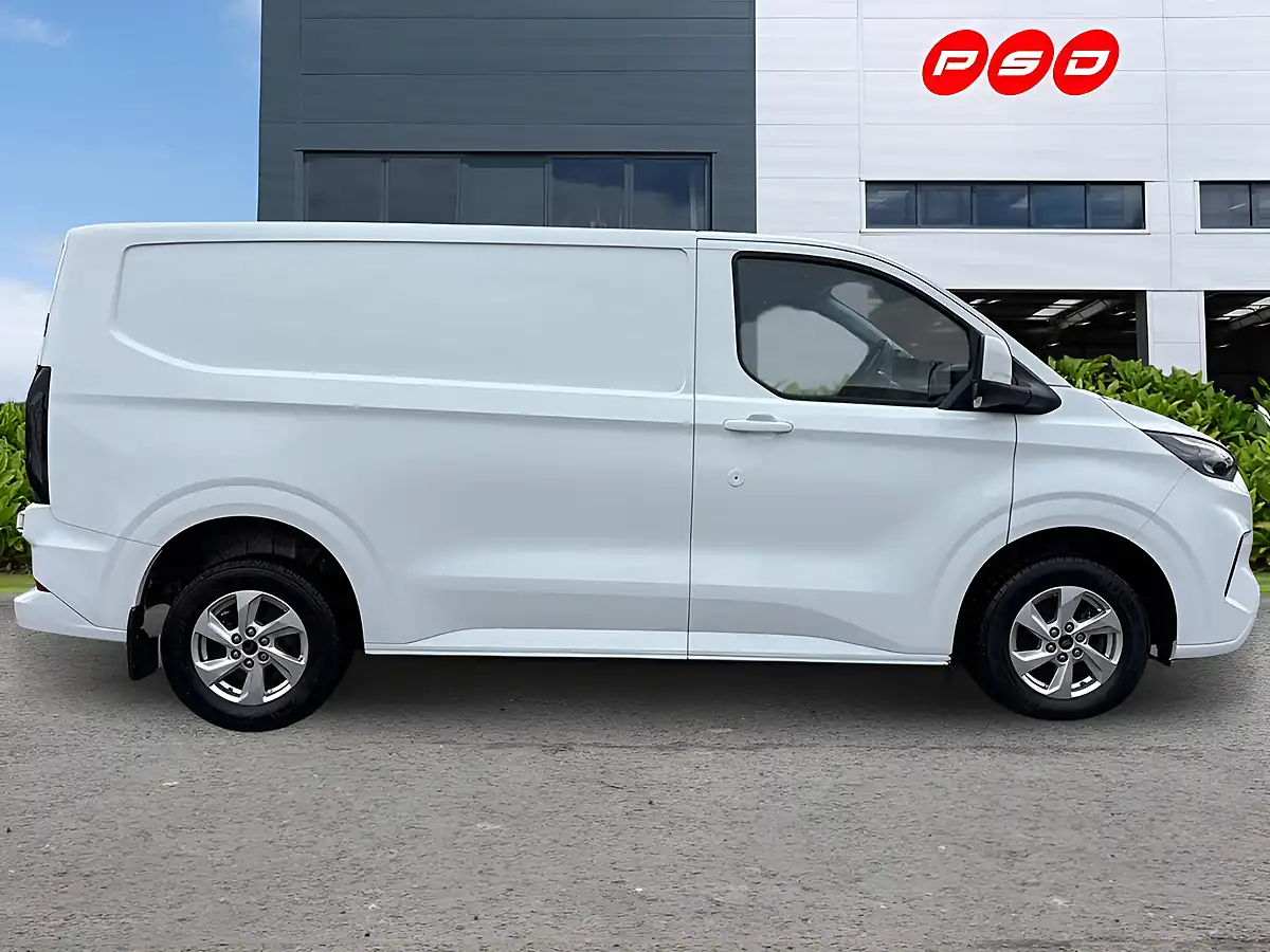 Used 2024 Ford Transit Custom Limited Frozen White - Interior and Exterior details 8