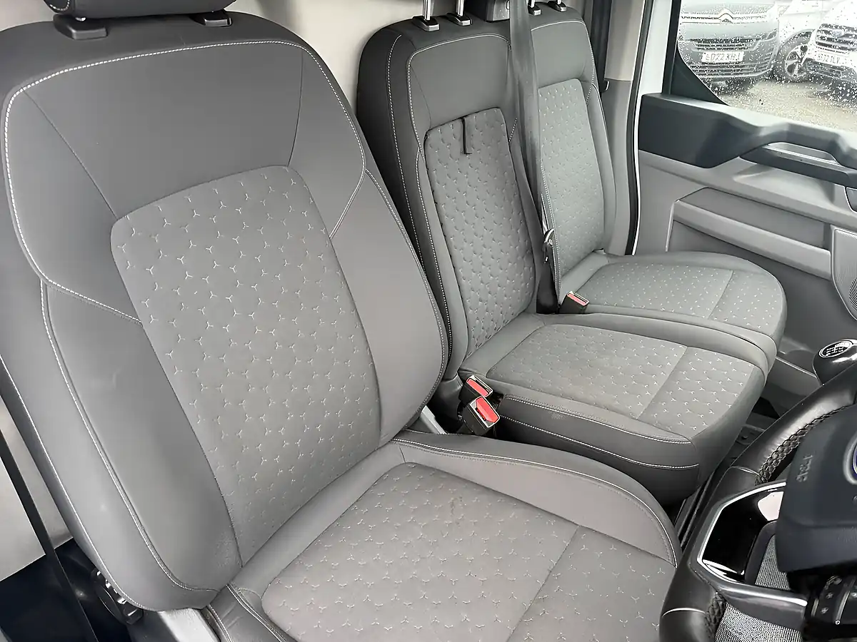 Used 2024 Ford Transit Custom Limited Frozen White (solid Colour) - Interior and Exterior details 7
